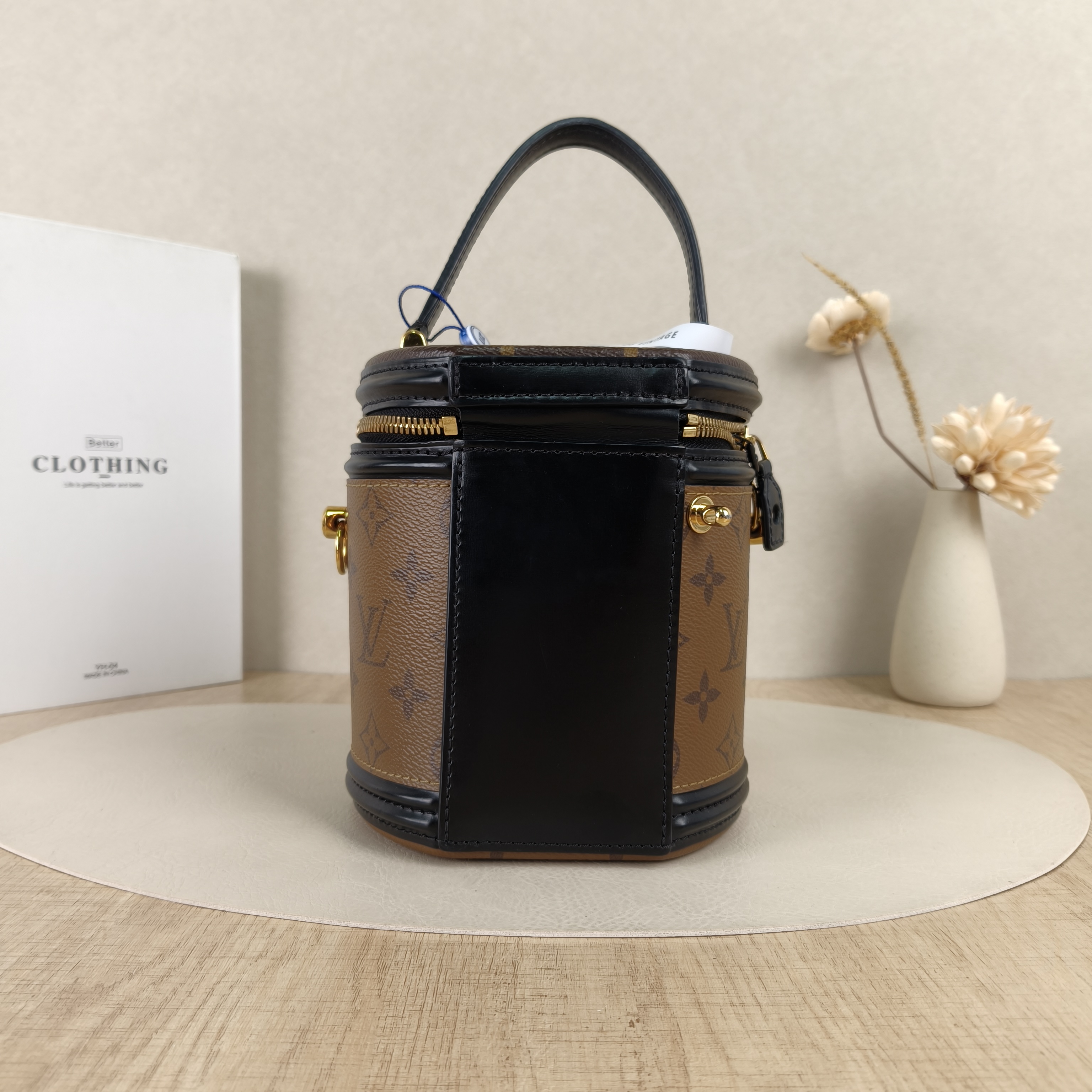 Louis Vuitton Bag — cover view 8 of 8