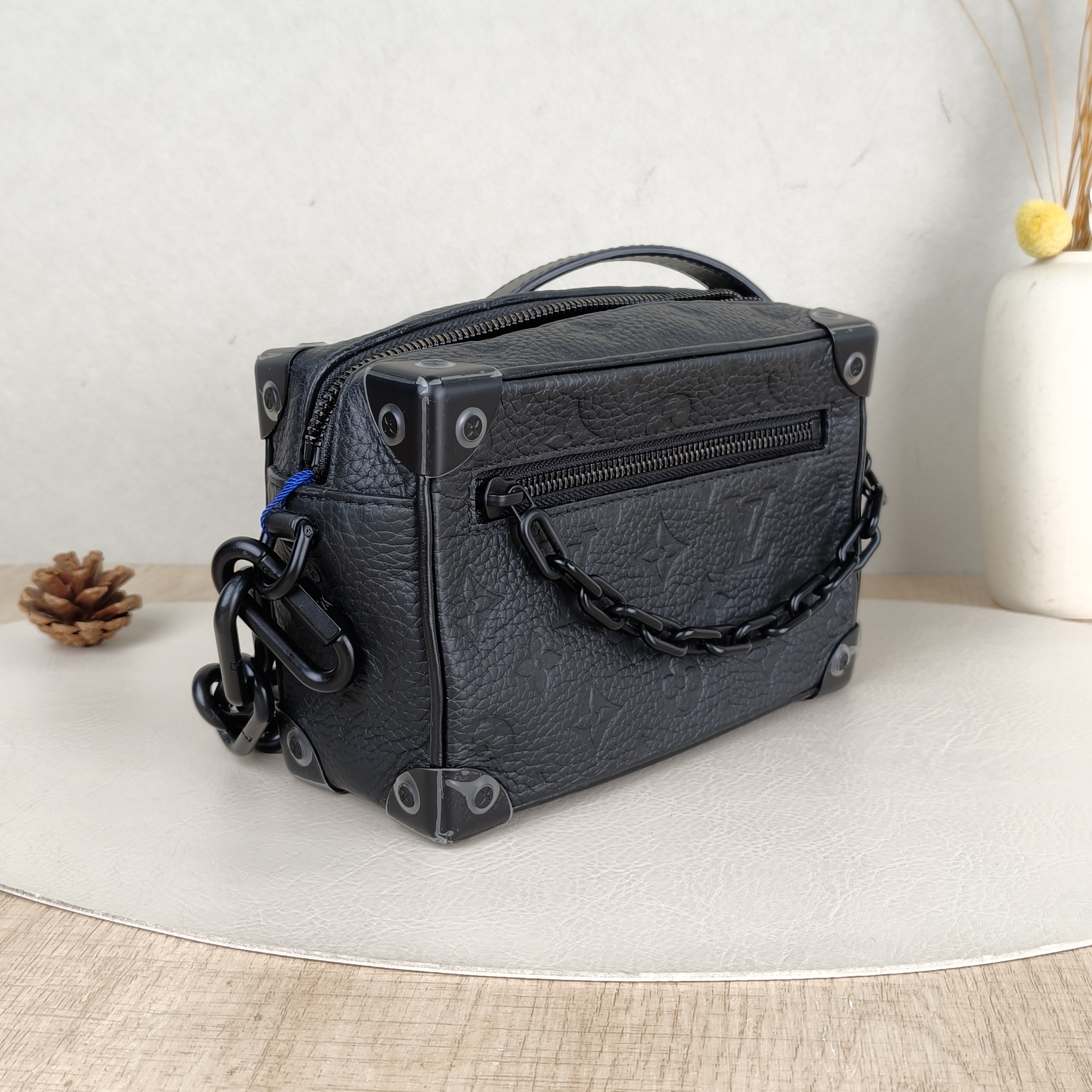 Louis Vuitton Crossbody Bag SOFT TRUNK Box Black Taurillon Embossed Calfskin Monogrammini18.5 × 8 × 13 cm — cover view 2 of 5