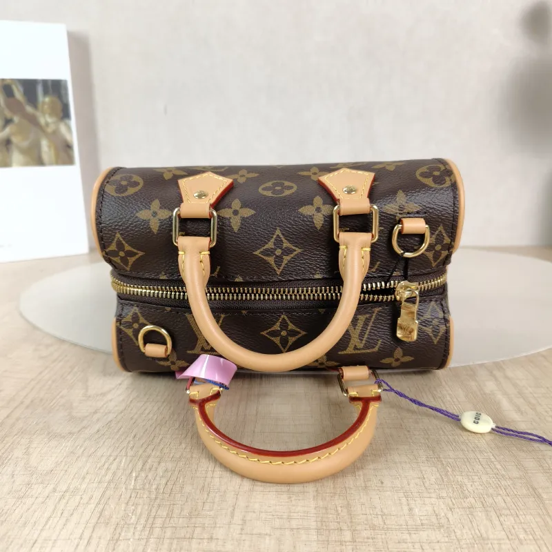 Louis Vuitton Crossbody Bag Nano Speedy Dating Monogram PV Cnano18 × 11.5 × 10.5 cm — detail view 9 of 11