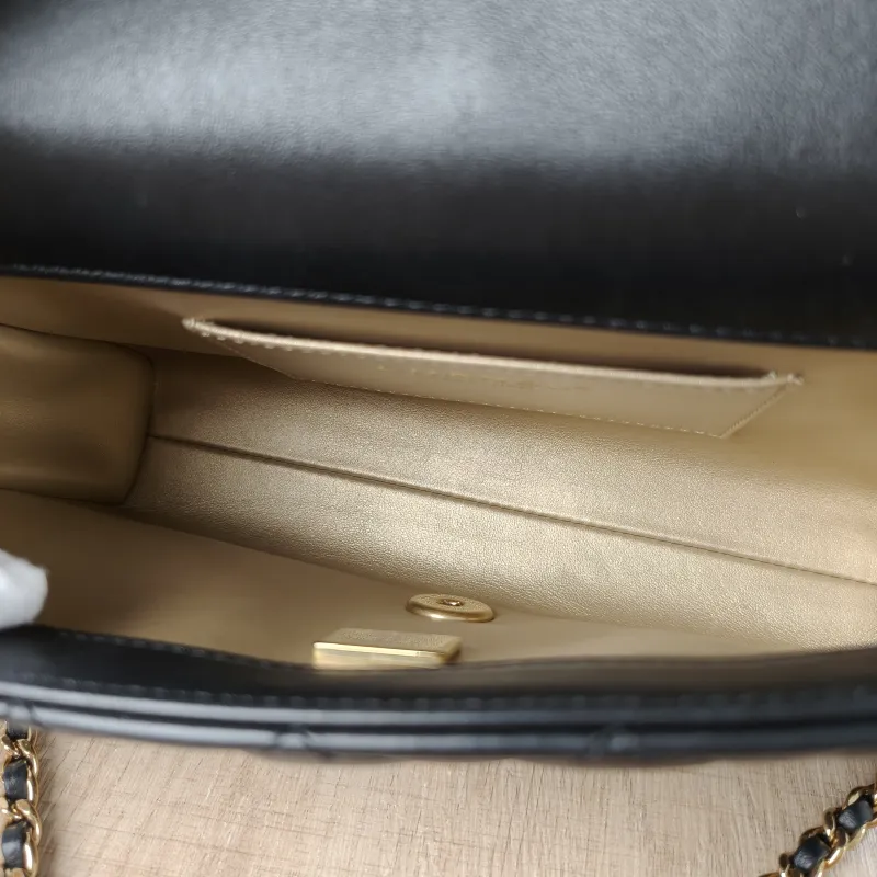 Chanel Crossbody Bag24b Crossbody Bag Black Lambskin One Size20 × 5 × 14 cm — detail view 6 of 14