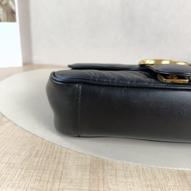 GUCCI Crossbody Bag GG Marmont Medium Marmont 26 Black CC alfskin Medium 26 × 7 × 15 cm — detail view 10 of 11
