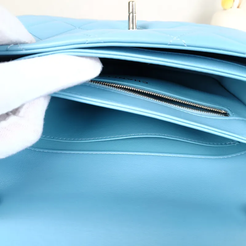 Chanel Crossbody Bag Trendy CC Blue Lambskin Small25 × 12 × 17 cm — detail view 6 of 15