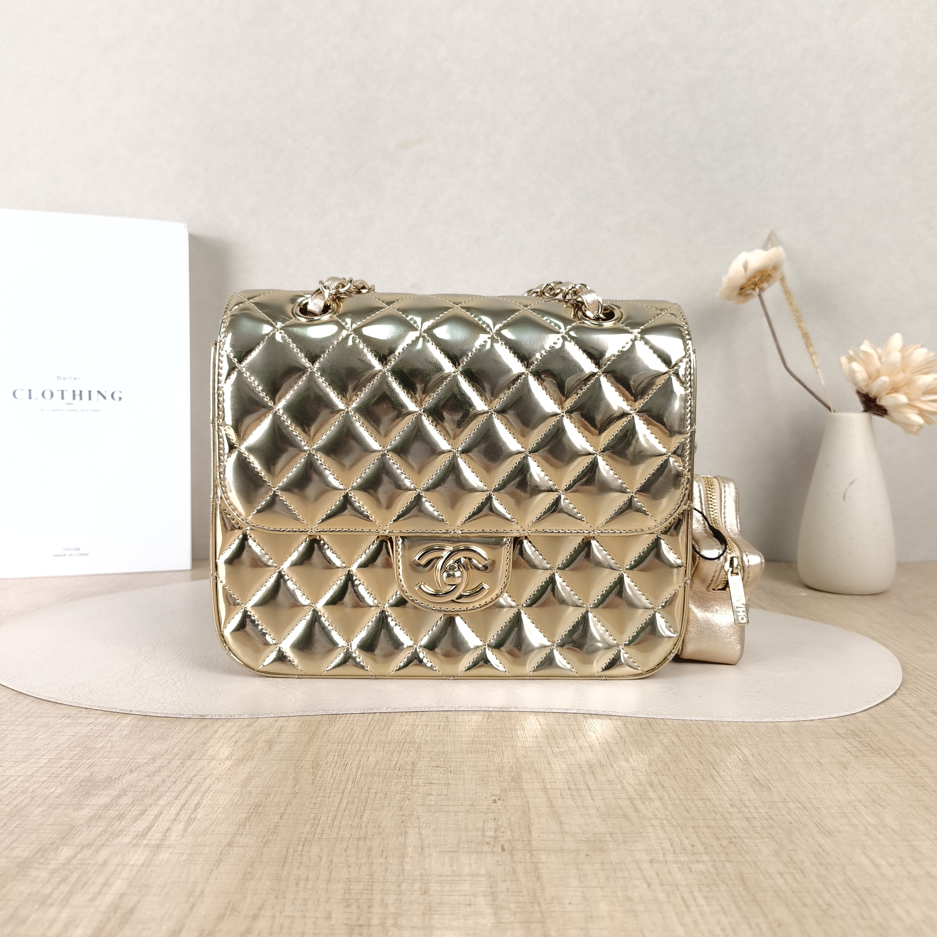 Chanel Crossbody Bag24c Wallet Backpack Gold Patent Leather One Size23.5 × 8.5 × 18.5 cm