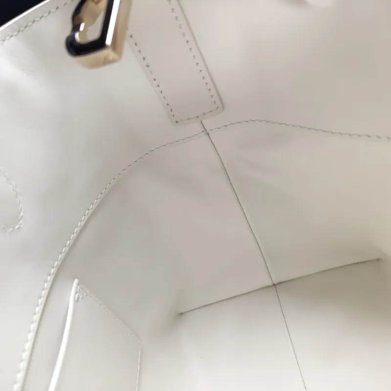 DIOR Top Handle Bag TOUJOURS Edition White Calfskin Small 18.5 × 12 × 18.5 cm — detail view 5 of 14