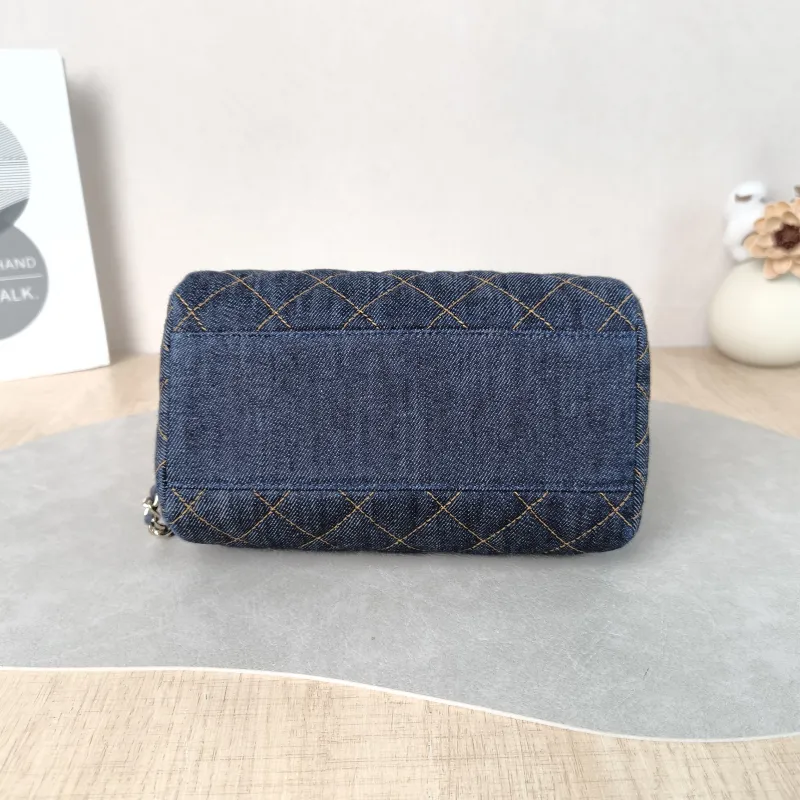 Chanel Crossbody Bag 26p Crossbody Bag Navy One Size 18.5 × 11 × 11.5 cm — cover view 5 of 6