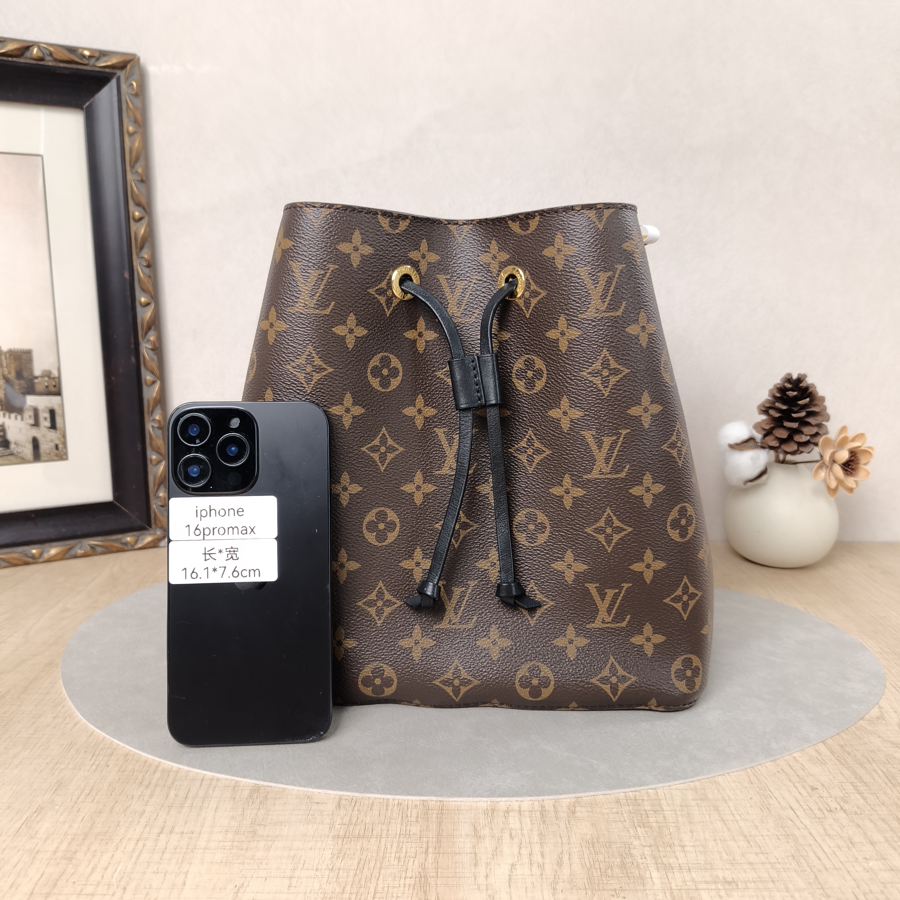 Louis Vuitton Shoulder Bag NÉONOÉ Bucket Bag Black PVC Medium26 × 17.5 × 26 cm — cover view 2 of 5