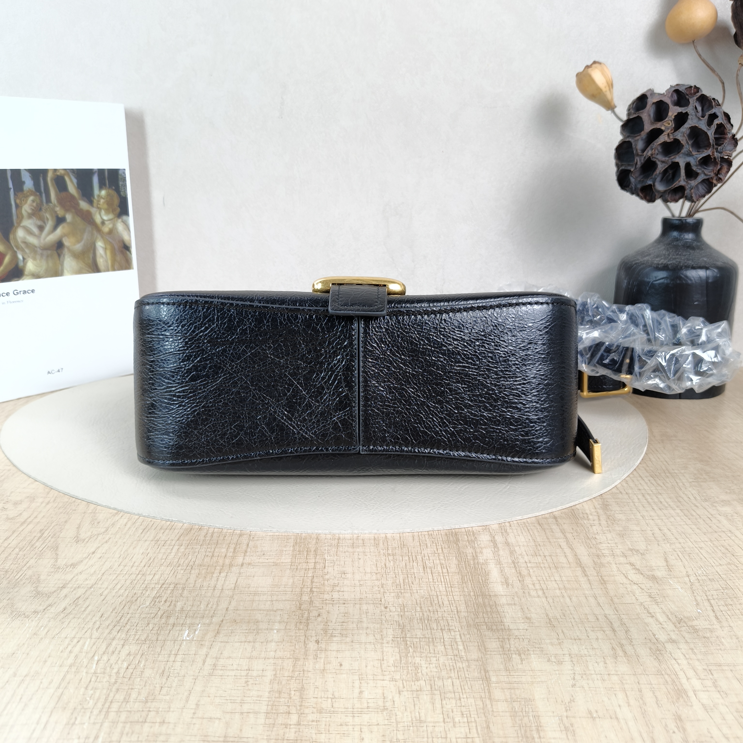 BALENCIAGA Shoulder Bag Clicca Black Waxed Leather Medium29 × 13 × 20 cm — cover view 2 of 5