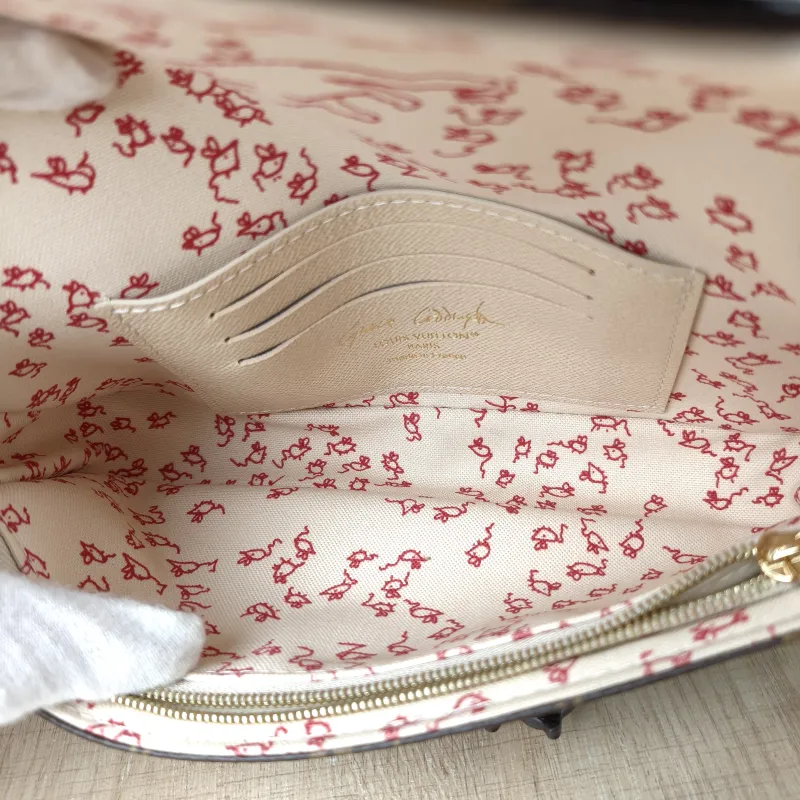 Louis Vuitton Crossbody Bag IVY Monogram PVC Small 23.5 × 4.3 × 12 cm — detail view 13 of 13