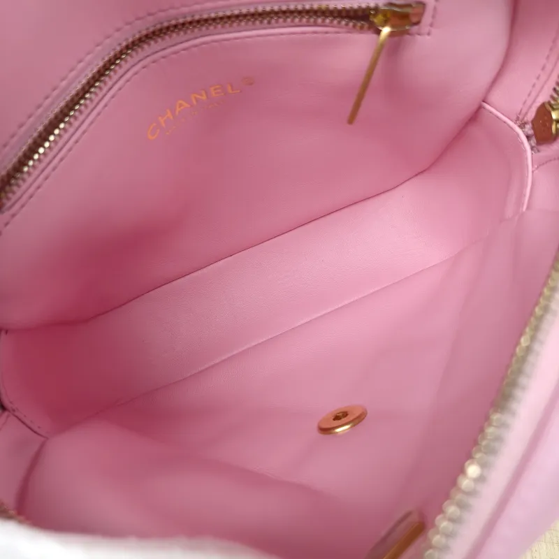 Chanel Backpack23p Pinkado Backpack Pink Calfskin One Size19 × 6 × 19 cm — detail view 5 of 18