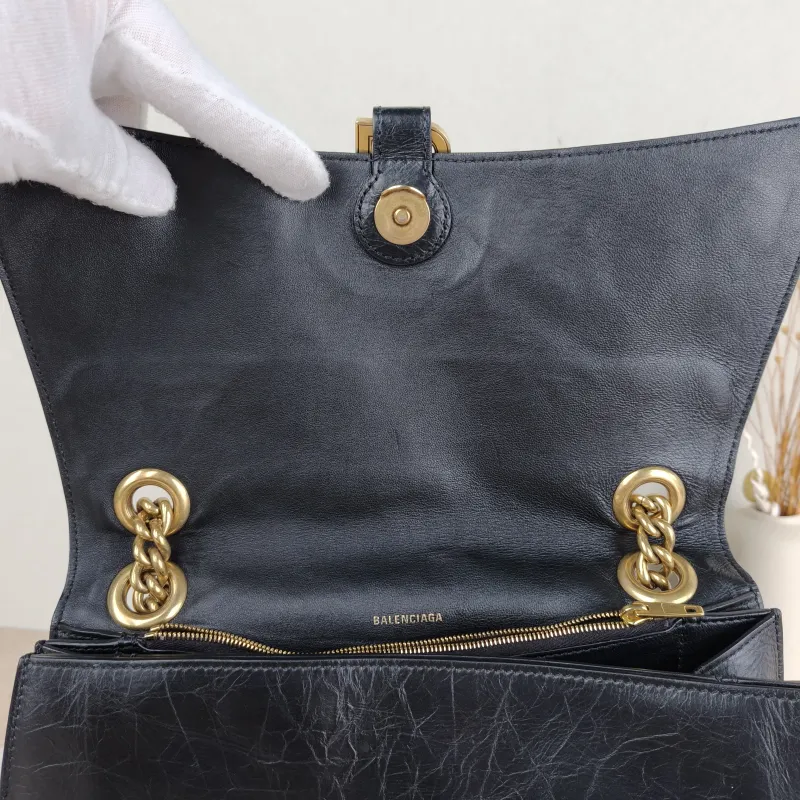 BALENCIAGA Shoulder Bag CRUSH Chain Bag Black CC alfskin Medium30 × 13 × 20 cm — detail view 2 of 12