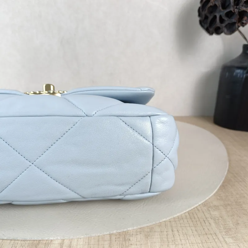 Chanel Crossbody Bag 19Bag Blue SL ambskin Small 26 × 9 × 16 cm — detail view 2 of 12