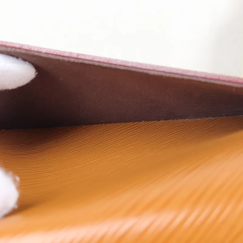 Louis Vuitton Shoulder Bag BUCI Epi Embossed Calfskin 24.5 × 9 × 15.5 cm — detail view 8 of 13