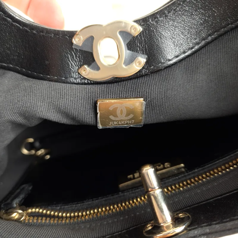 Chanel Crossbody Bag 31Bag Black Waxed Leather Mini 23 × 5.5 × 22 cm — detail view 12 of 12