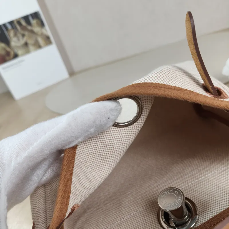 Hermès Shoulder Bag Herbag Zip 20 Berliner Canvas Canvas Mini 20 × 7 × 17 cm G — detail view 5 of 13