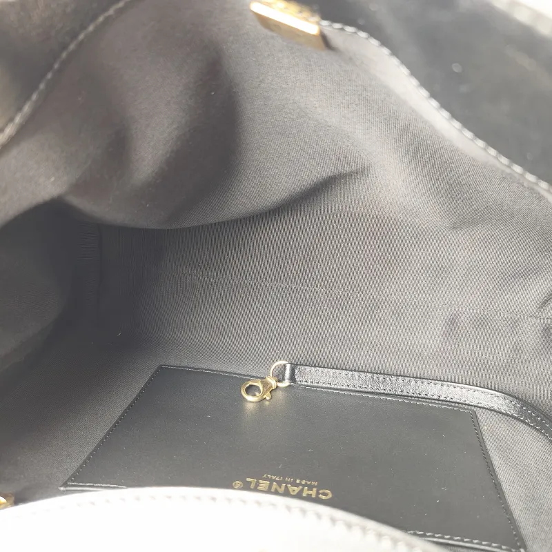 Chanel Shoulder Bag Tote Bag Black Lambskin One Size 30 × 10 × 23 cm — detail view 7 of 11
