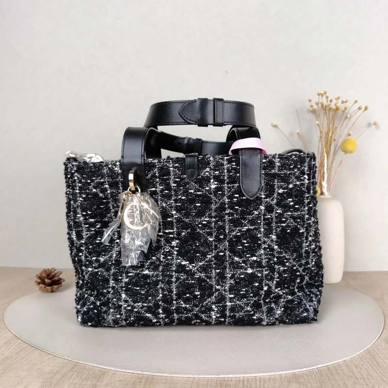 DIOR Top Handle Bag TOUJOURS White Medium28.5 × 17 × 21.5 cm