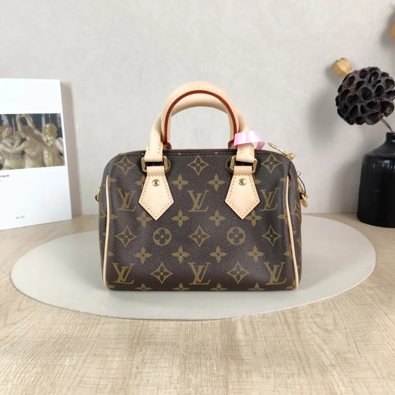 Louis Vuitton Crossbody Bag Speedy20 Shoulder Strap PVC Small 20.5 × 12 × 13.5 cm — cover view 4 of 5