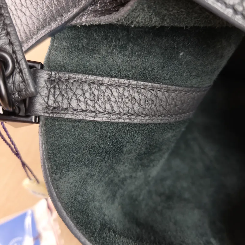 Hermès Top Handle Bag Picotin Lock 22 22 89Black TC Calfskin Medium 22 × 17 × 21 cm Z — detail view 7 of 9