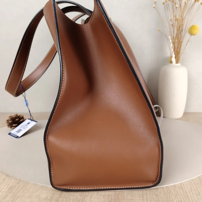 CELINE Shoulder Bag Cabas 16 Tote Bag Caramel Calfskin Large37 × 14 × 26 cm — detail view 8 of 10