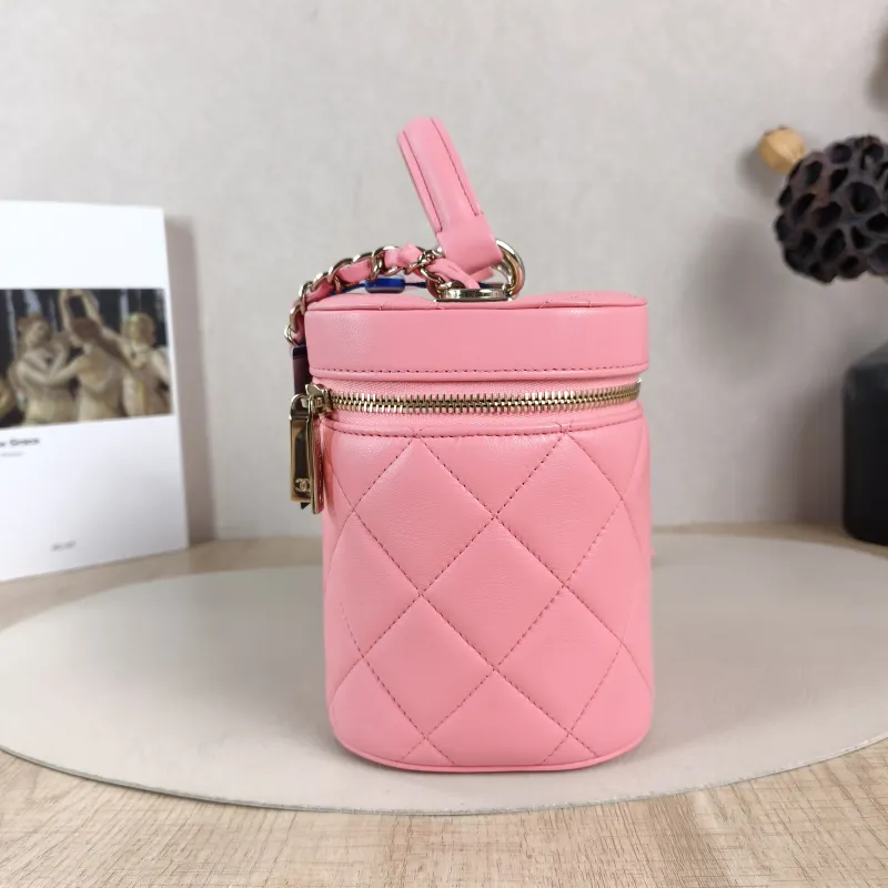 Chanel Crossbody Bag Trendy cc Crossbody Bag Pink Lambskin One Size15.5 × 12 × 16 cm — detail view 4 of 12