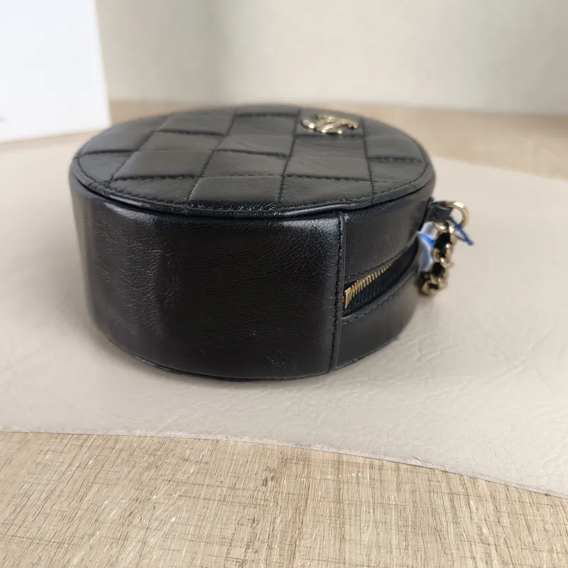 Chanel Crossbody Bag Crossbody Bag Black Waxed Leather One Size12 × 5 × 12 cm — detail view 8 of 12