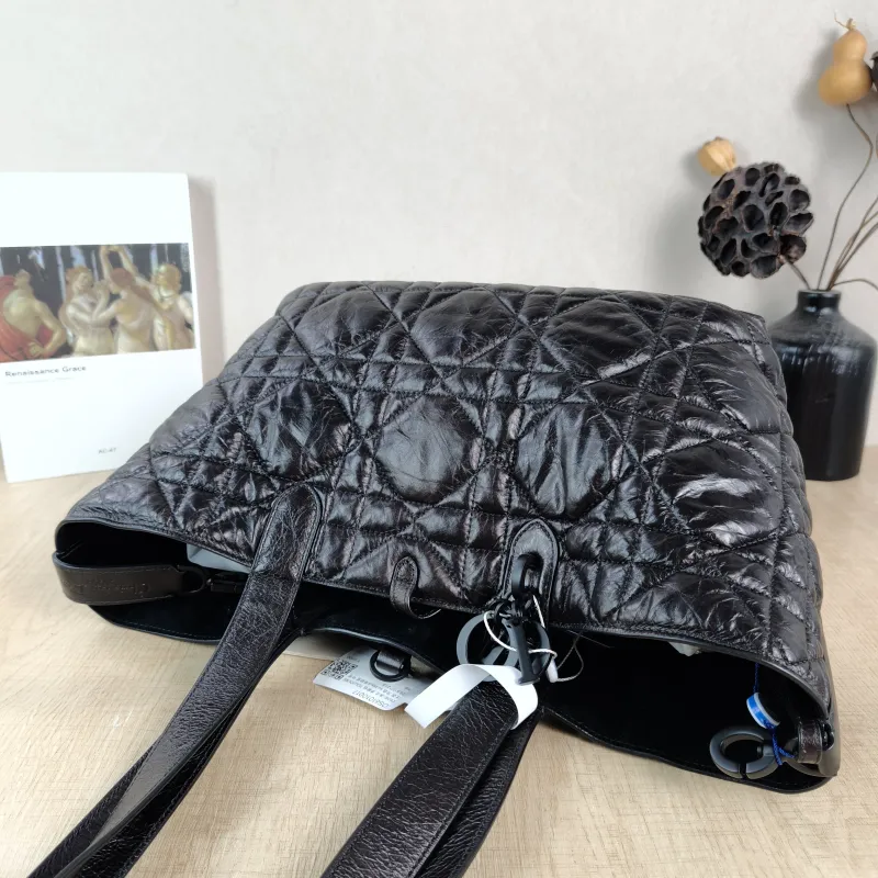 DIOR Top Handle Bag TOUJOURS Black so black Waxed Leather Medium 28.5 × 17 × 21.5 cm — detail view 10 of 12