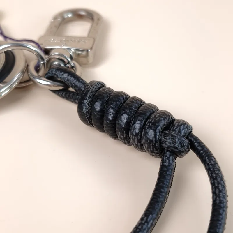 Louis Vuitton Key Ring Key Ring Silver One Size17cm — cover view 4 of 8