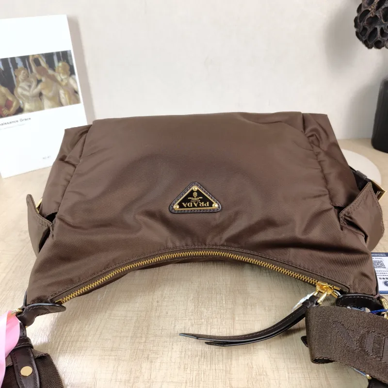 PRADA Shoulder Bag Explore Messenger Bag Nylon Large 32 × 11.5 × 22 cm — detail view 8 of 13