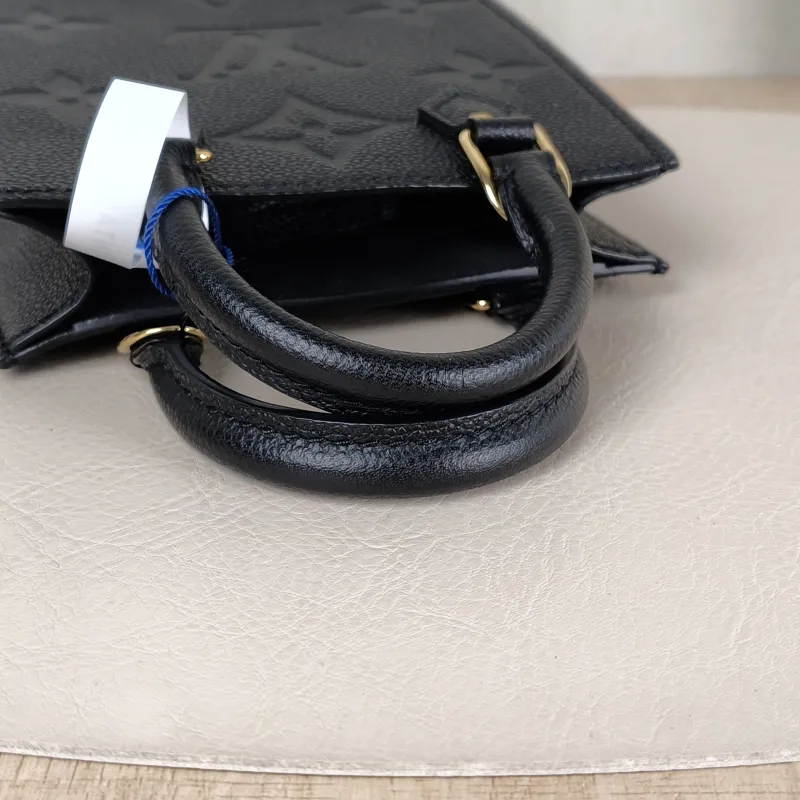 Louis Vuitton Crossbody Bag PETIT SAC PLAT Mini Black Calfskin Mini 14 × 5 × 17 cm — detail view 4 of 9