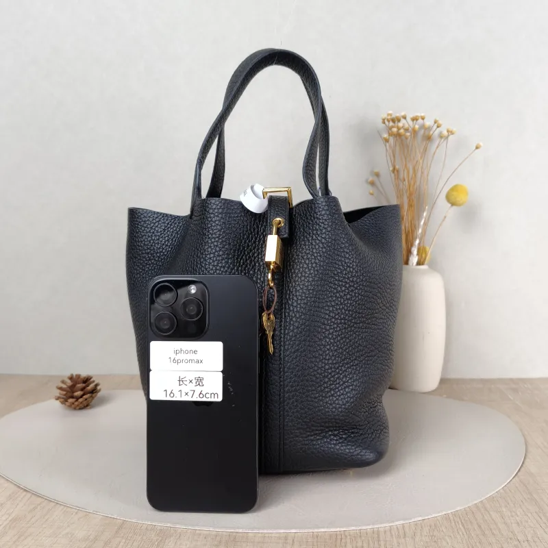 Hermès Top Handle Bag Picotin Lock 22 22 Black TC Calfskin Medium 22 × 17 × 21 cm U — cover view 5 of 5