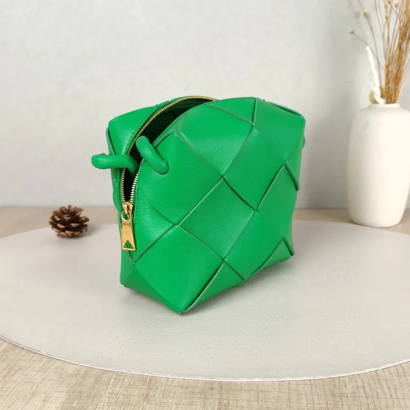 Bottega Veneta Shoulder Bag Cassette Shoulder Crossbody Bag Green Lambskin One Size15 × 7 × 13 cm — cover view 4 of 5