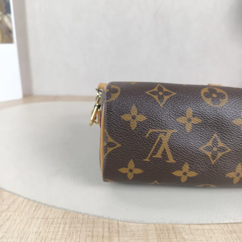 Louis Vuitton Crossbody Bag Speedy Nano Shoulder Strap PV Cnano16 × 7.5 × 10 cm — detail view 4 of 12