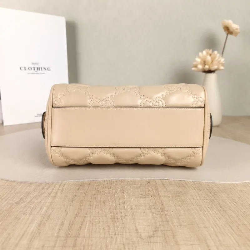 GUCCI Crossbody Bag GG matelasse Taupe Calfskin Mini 19 × 11 × 13 cm — cover view 3 of 5
