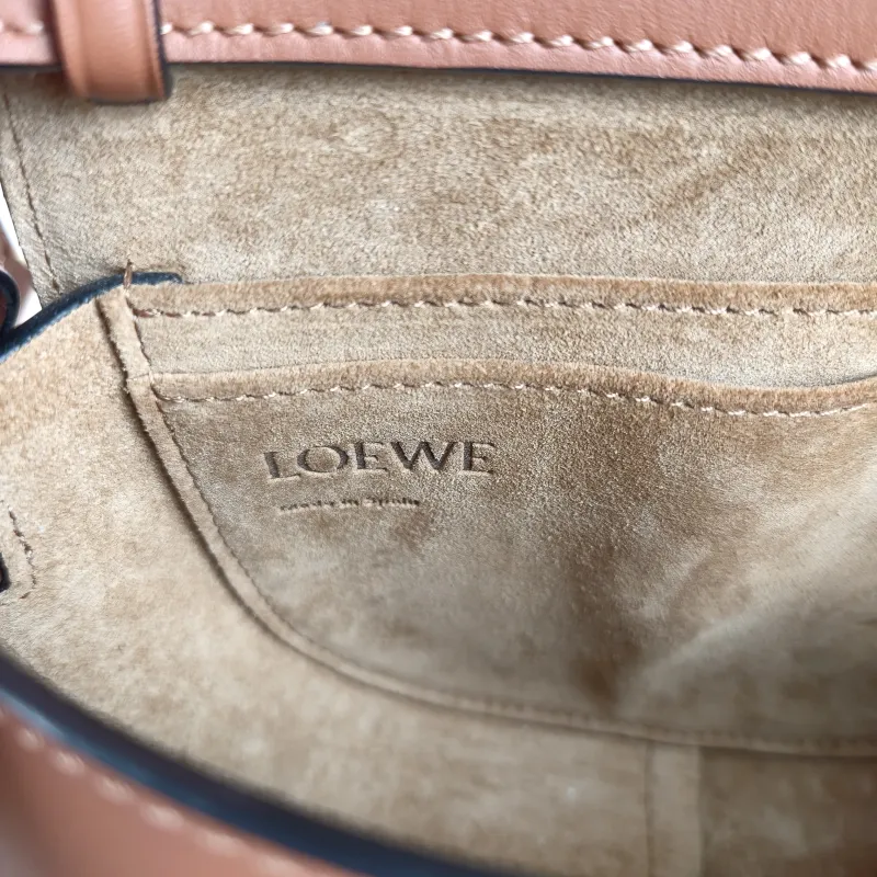 LOEWE Crossbody Bag Gate Dual Caramel Calfskin Mini 21 × 9.5 × 12.5 cm — detail view 6 of 12