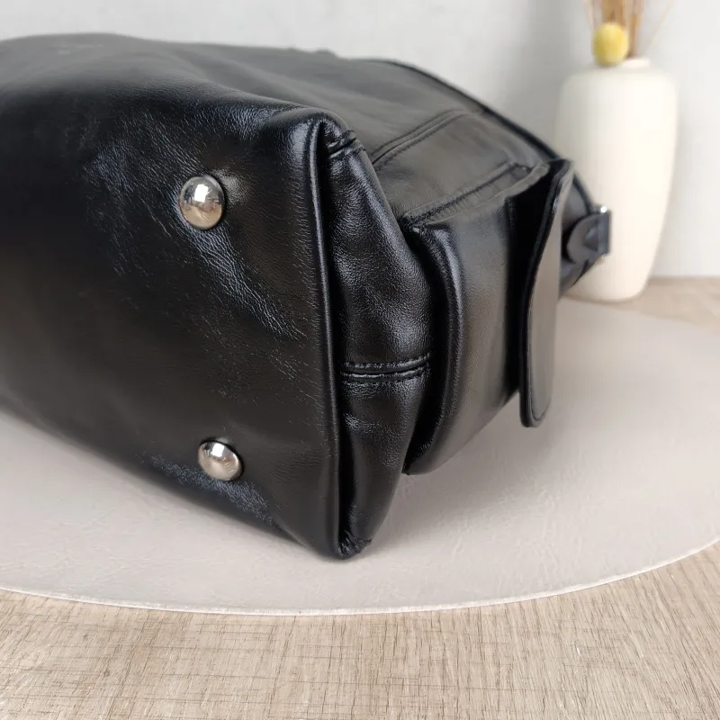 Louis Vuitton Crossbody Bag Carryall Cargo Vibe Black SL ambskin Small 33.5 × 15 × 23 cm — detail view 13 of 14