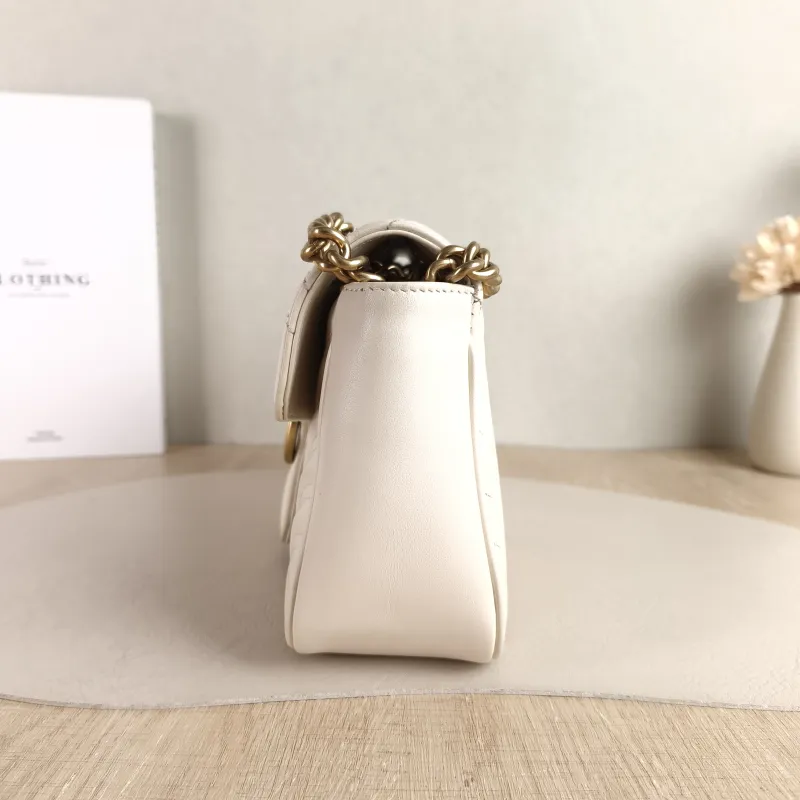 GUCCI Crossbody Bag GG Marmont Medium Marmont 26 White Calfskin 26 × 7 × 15 cm — detail view 1 of 12