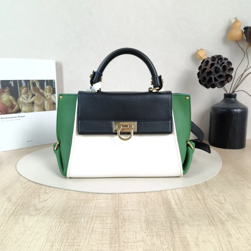 FERRAGAMO Shoulder Bag Shoulder Bag Colorblock Calfskin One Size24 × 13 × 17 cm
