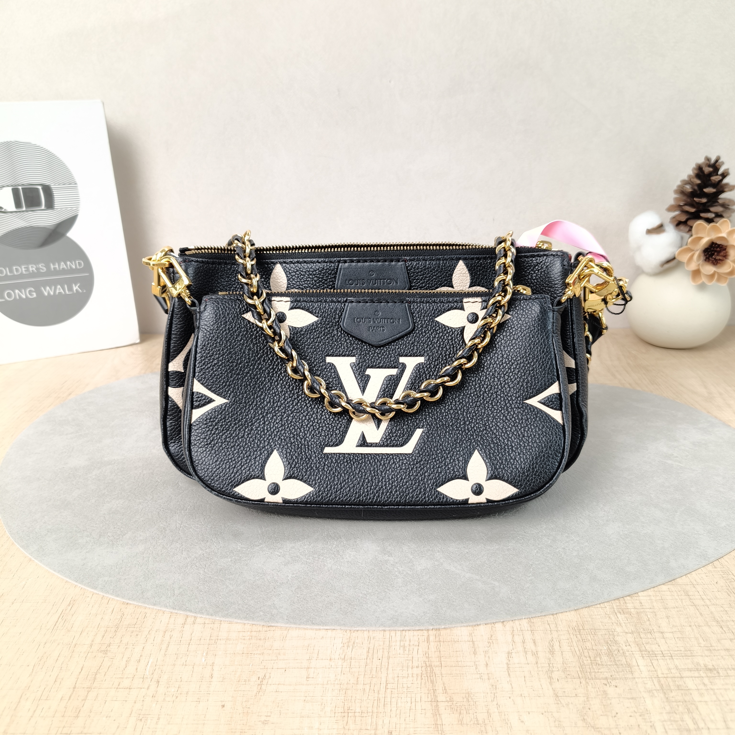 Louis Vuitton Crossbody Bag Multi Pochette Accessoires Calfskin25 × 4.5 × 14.5 cm