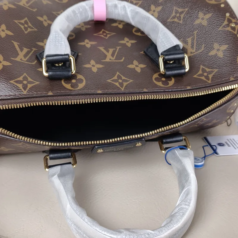 Louis Vuitton Shoulder Bag Speedy Trunk Monogram PVC One Size 27 × 15 × 20 cm — detail view 2 of 11