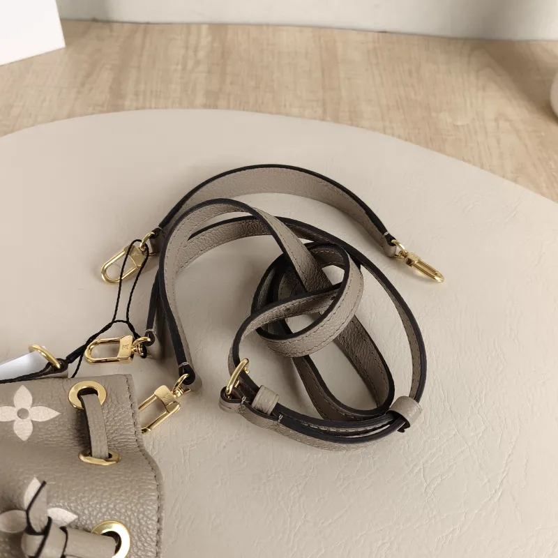Louis Vuitton Crossbody Bag NANO NOÉ Bucket Bag Nano · White Empreinte Embossed Calfskin nano 13 × 10 × 16 cm — detail view 7 of 10