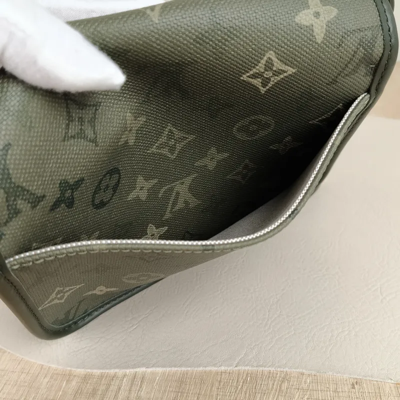 Louis Vuitton Crossbody Bag Satchel Messenger Bag Green PVC Mini 19.5 × 6 × 15 cm — detail view 8 of 12