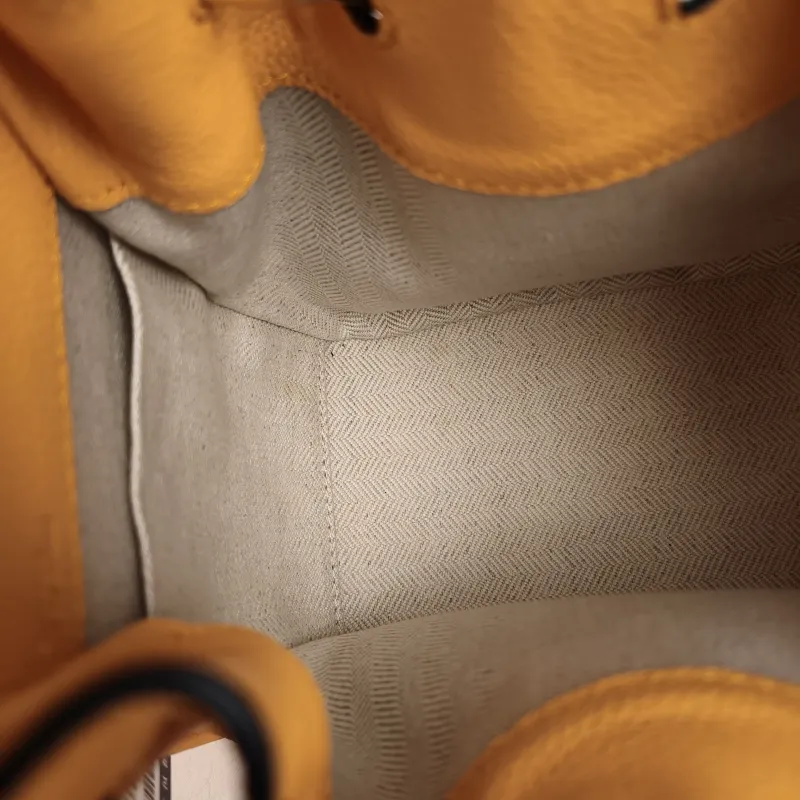 LOEWE Crossbody Bag Hammock Calfskinmini17 × 11 × 19.5 cm — detail view 8 of 11
