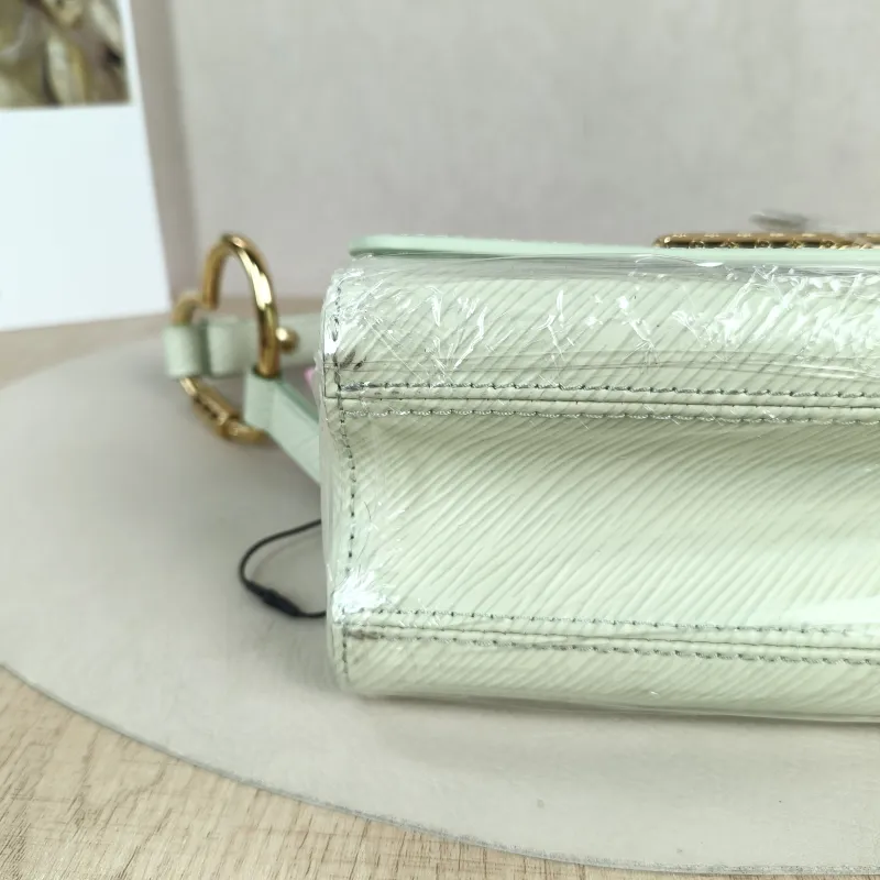 Louis Vuitton Crossbody Bag Twist Green Calfskin Small 19 × 9 × 15 cm — detail view 11 of 12