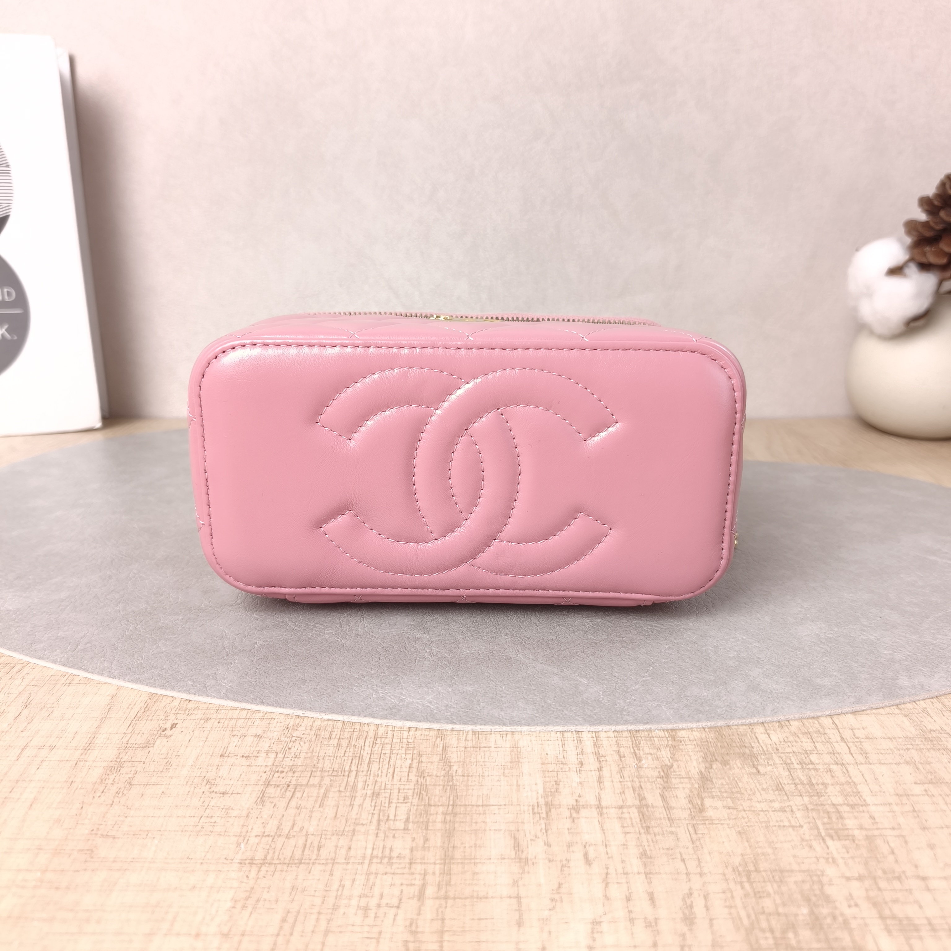 Chanel Crossbody Bag Pink Lambskin One Size17 × 8 × 9.5 cm — cover view 5 of 5