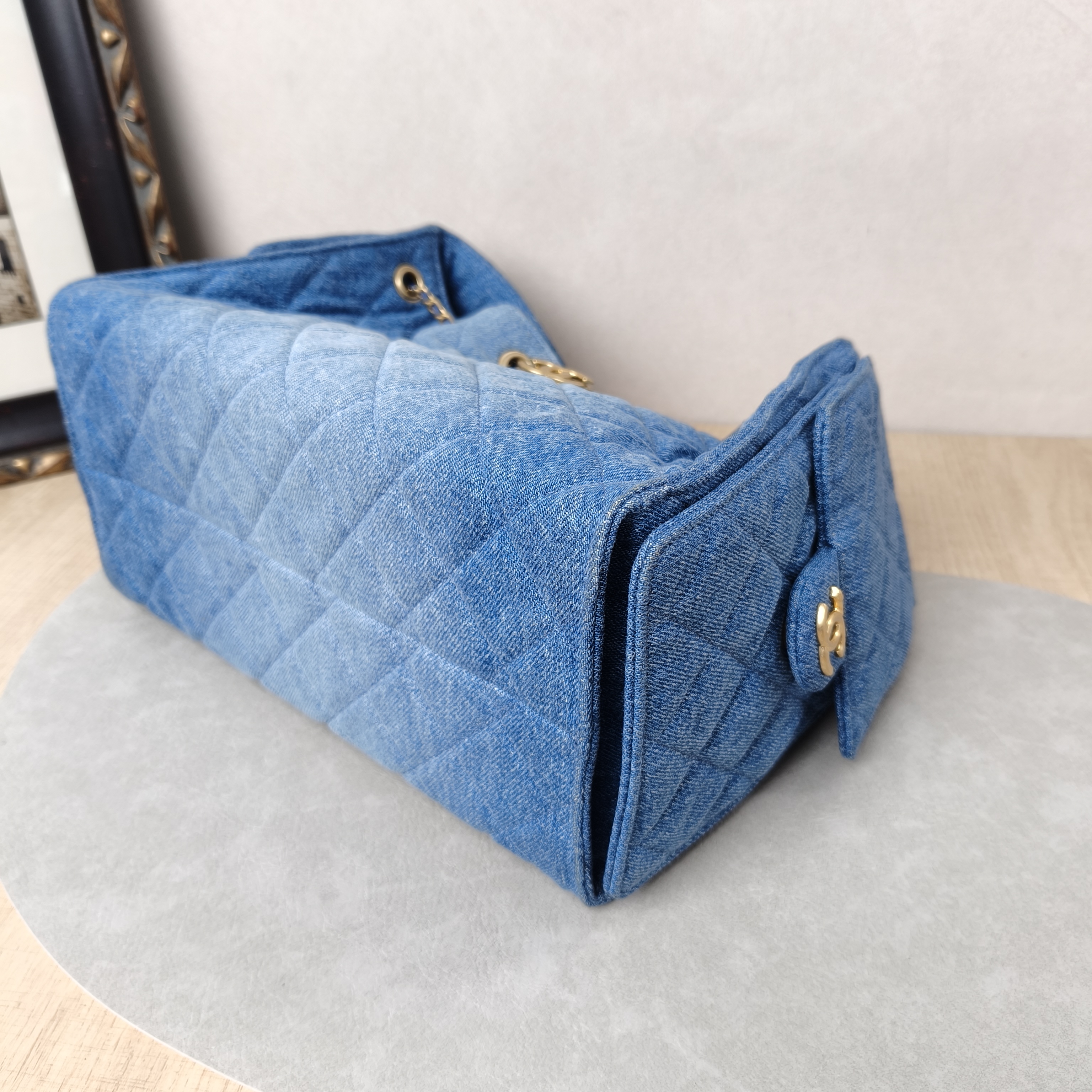 Chanel Shoulder Bag25Bag Blue Small26 × 14 × 30 cm — cover view 3 of 10
