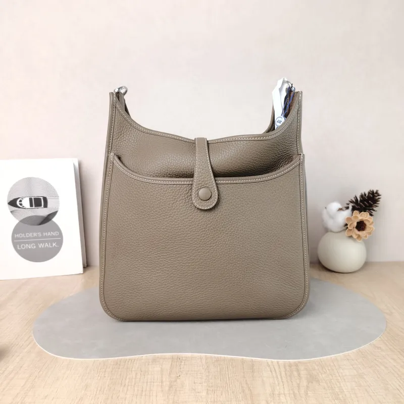 Hermès Crossbody Bag Evelyne 29 29 Taurillon Clemence TC Calfskin Small 29 × 8 × 30 cm W — cover view 2 of 6