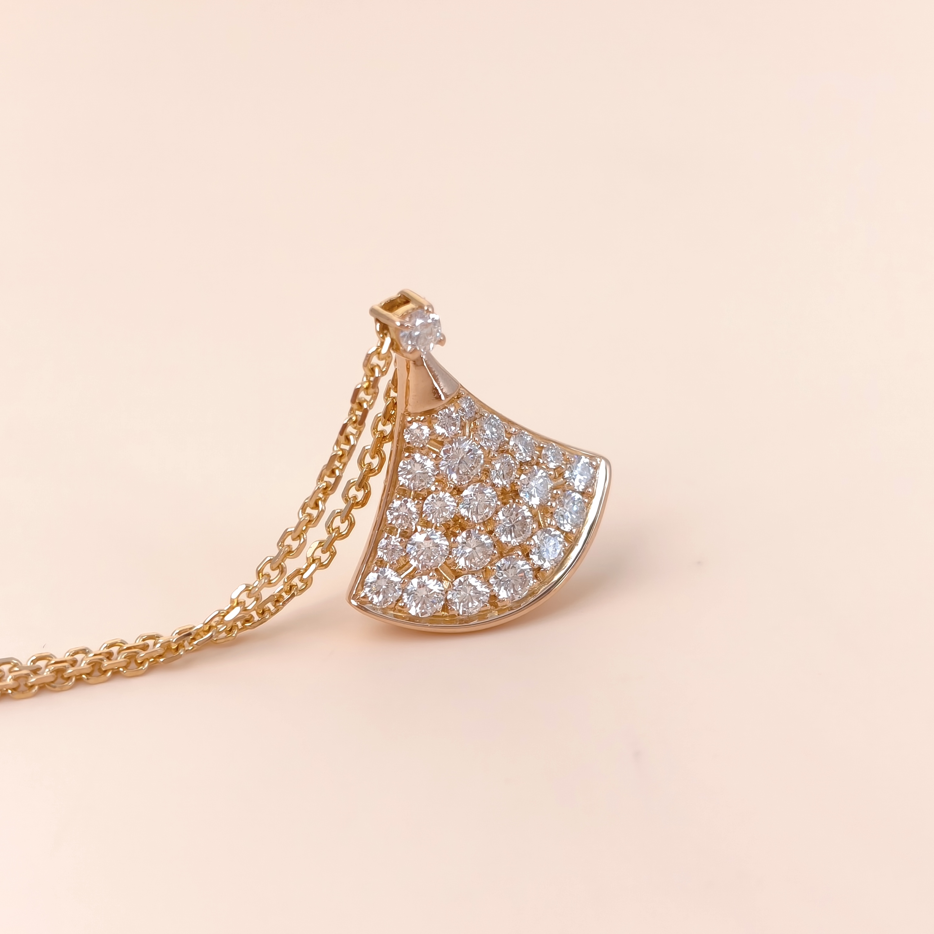Bvlgari Necklace DIVAS’ DREAM Collection Pavé Diamond Rose Gold Diamond18KR ose Goldmini Pendant0.9cm — cover view 7 of 11