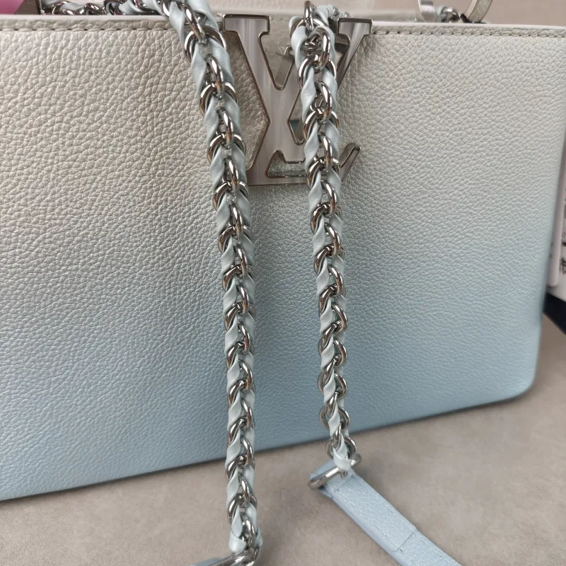 Louis Vuitton Top Handle Bag Capucines Calfskin BB 27 × 9 × 17.5 cm — detail view 3 of 15