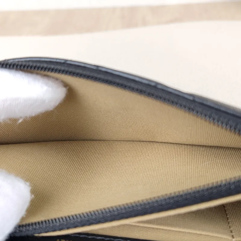 Chanel Crossbody Bag woc Black with Gold-Tone Hardware Lambskin Mini 17 × 5 × 9.5 cm — detail view 10 of 12
