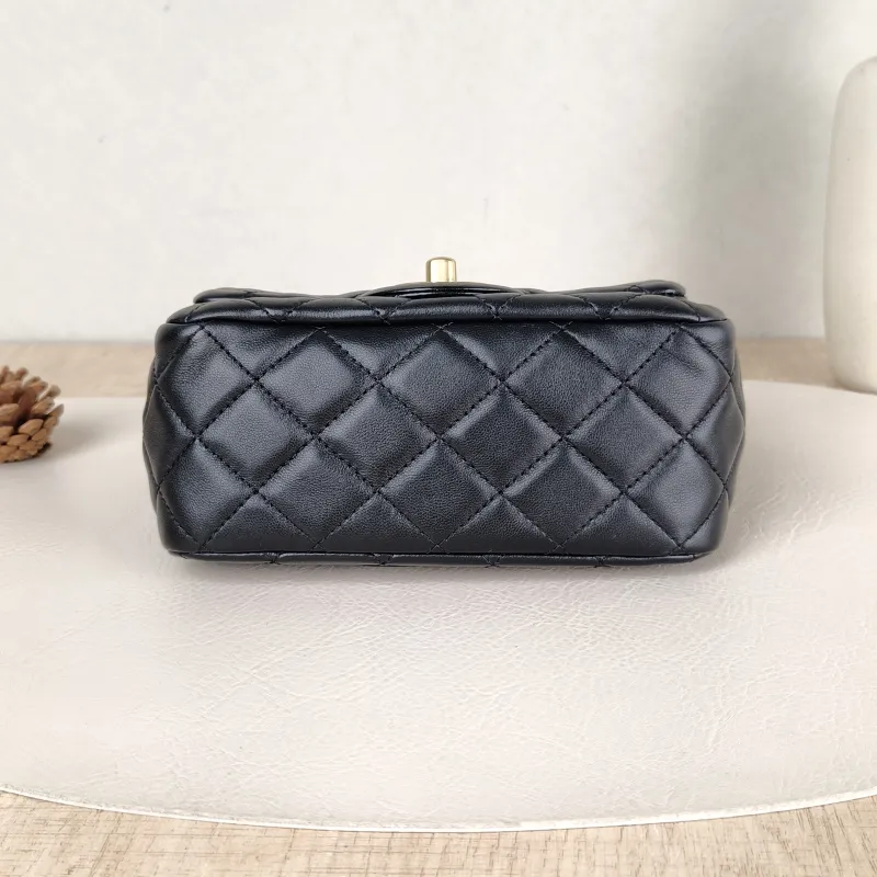 Chanel Crossbody Bag Black Lambskinmini17 × 8 × 13.5 cm — cover view 2 of 5